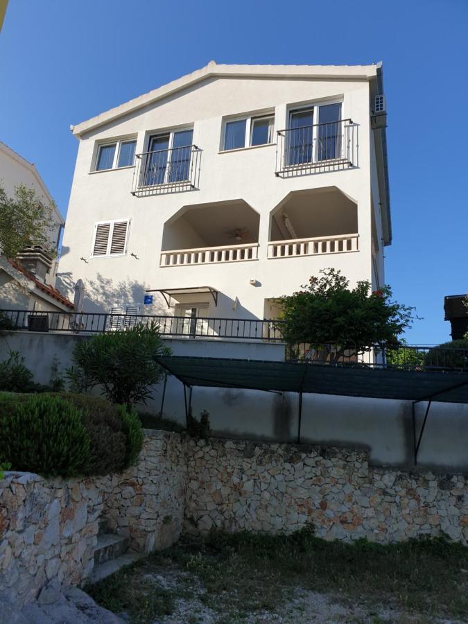 Vinišće Apartments Zdenka المظهر الخارجي الصورة