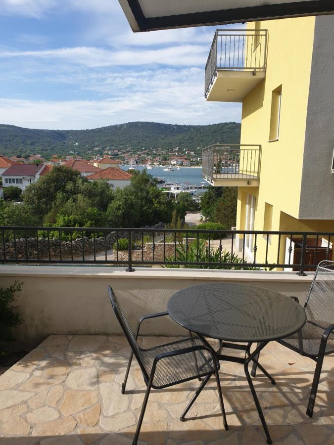 Vinišće Apartments Zdenka المظهر الخارجي الصورة